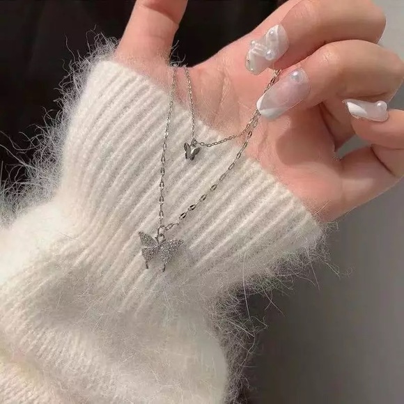 Double layer butterfly choker necklace - Picture 4 of 4